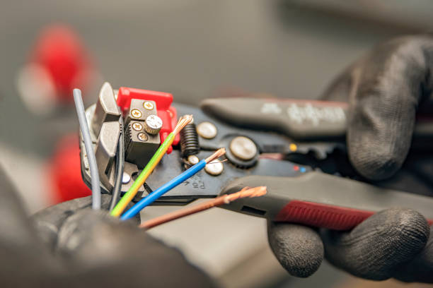 Best Local Electrician Companies  in Leachville, AR